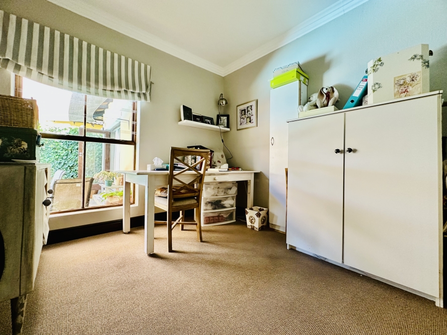 3 Bedroom Property for Sale in Sandbaai Western Cape